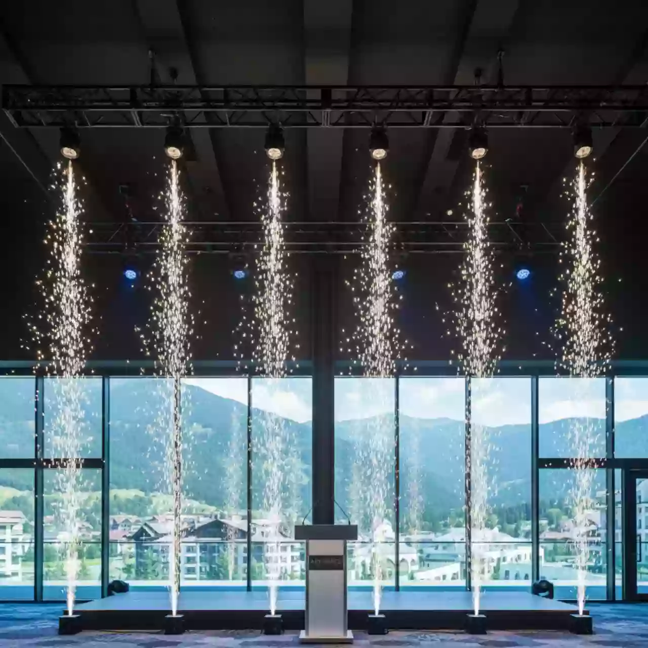 Аренда Искромет бездымный верхнего подвеса в Radisson Hotel Rosa Khutor — ART SPACE