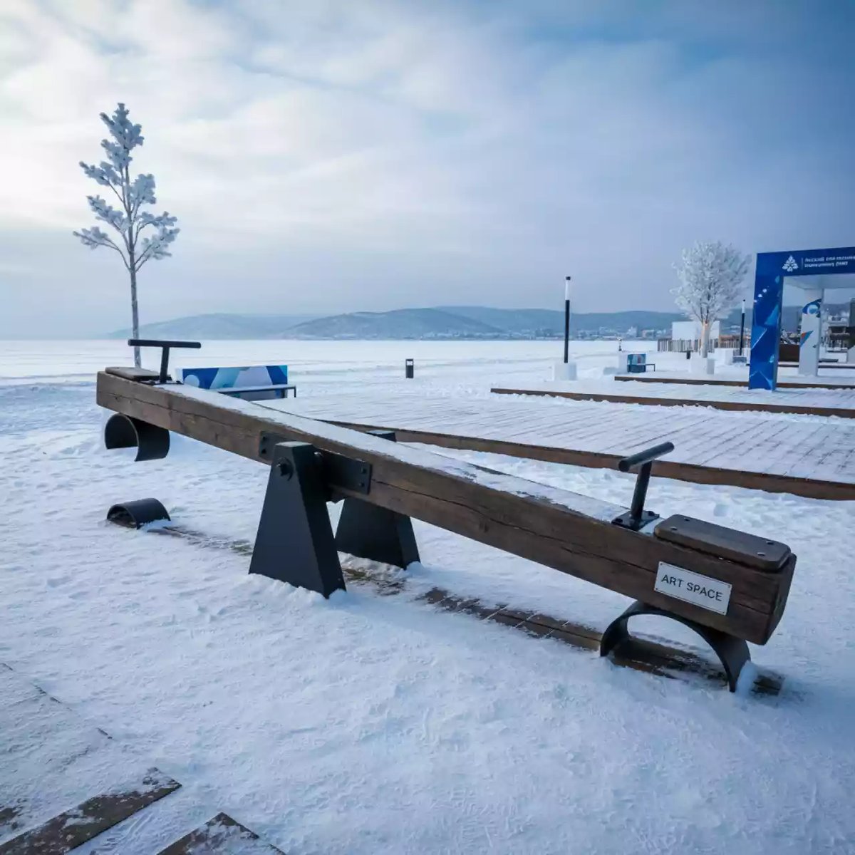 Аренда Качели балансир потешные на пляже «Маяк» — ART SPACE