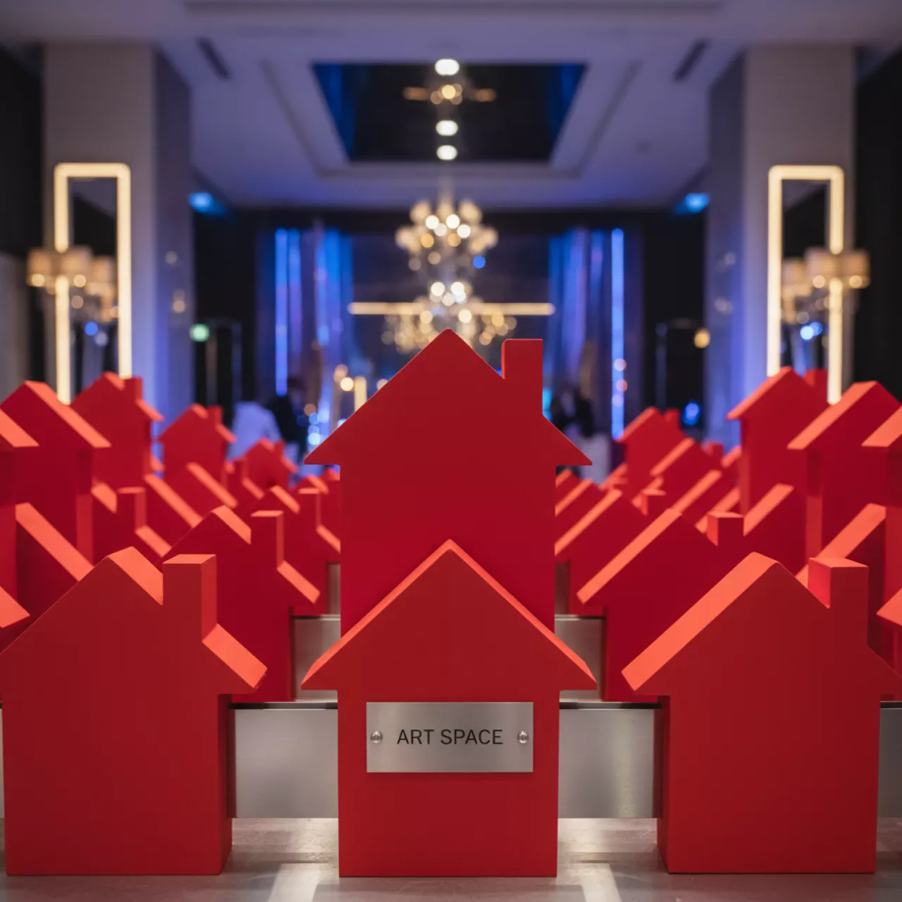 Аренда Календарных курсоров на жесткой ленте ПРЕМЬЕР домики 180x230 мм красные в Rodina Grand Hotel & SPA — ART SPACE