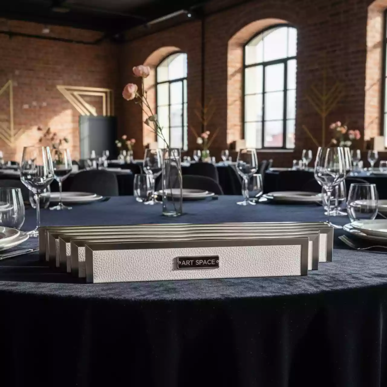 Аренда Каналы цветные кожаные белые Metalbind O Channel А5 217 мм 7 мм в лофте «Студия 21» — ART SPACE