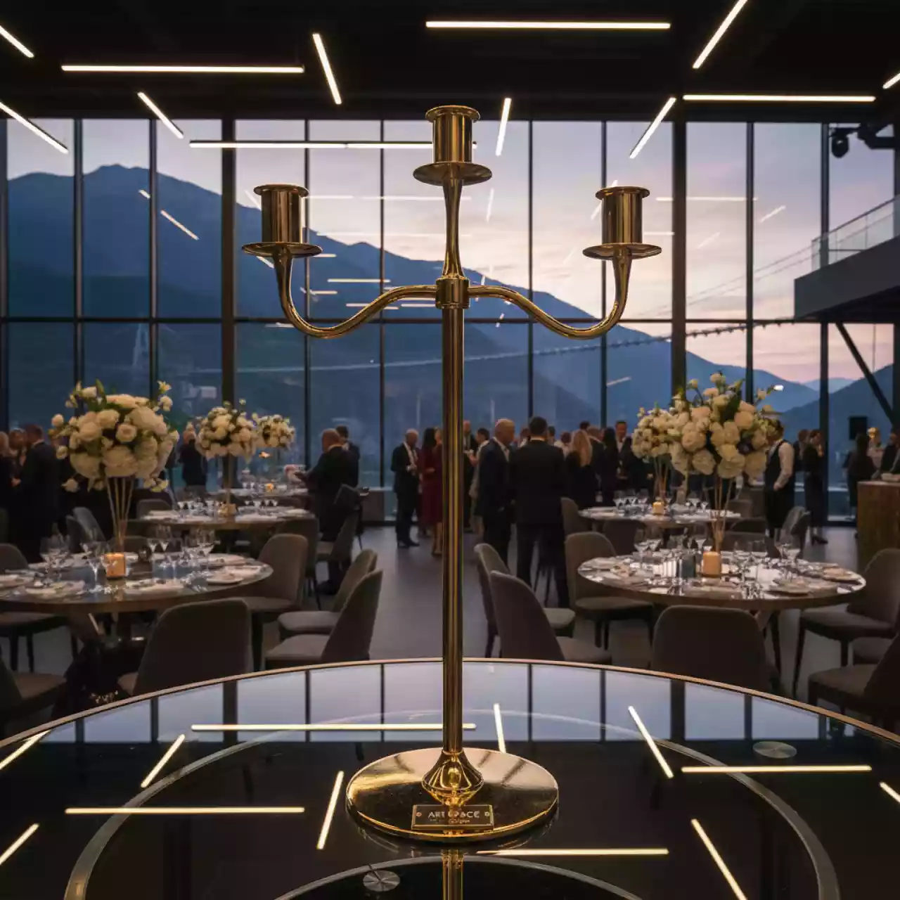 Аренда Канделябр Lumier 3 рожка золотой 25 см в Skypark Sochi — ART SPACE