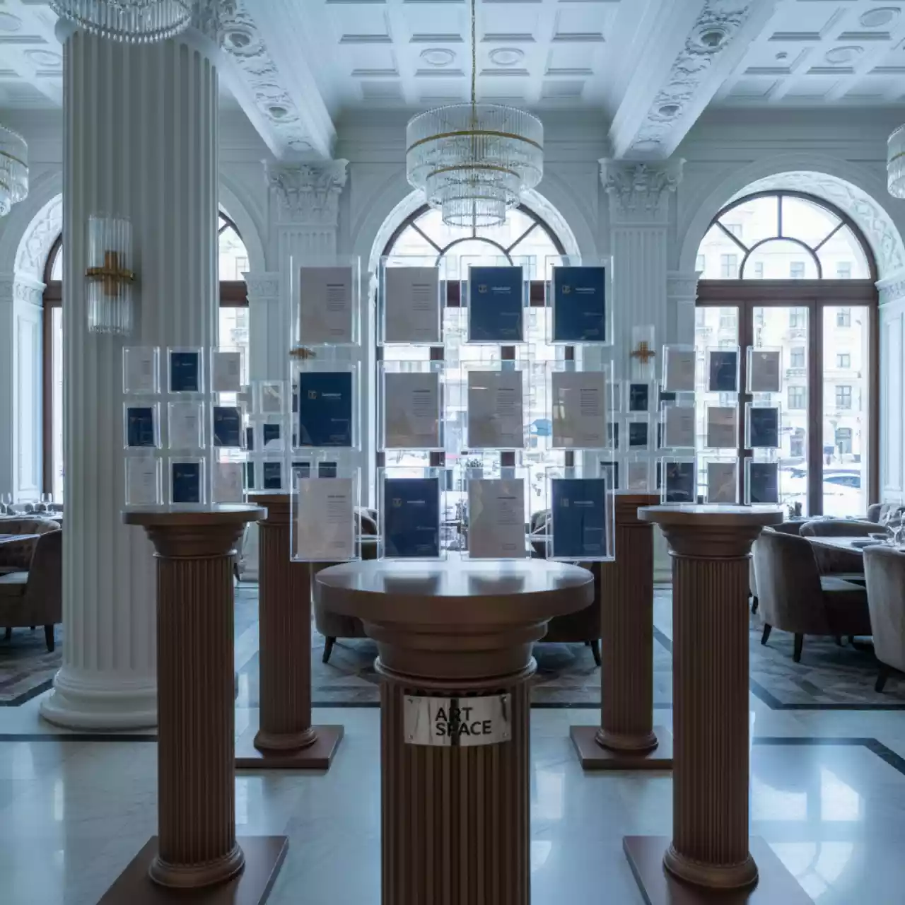 Аренда Карманы из оргстекла для стендов в ресторане «D.O.M» — ART SPACE