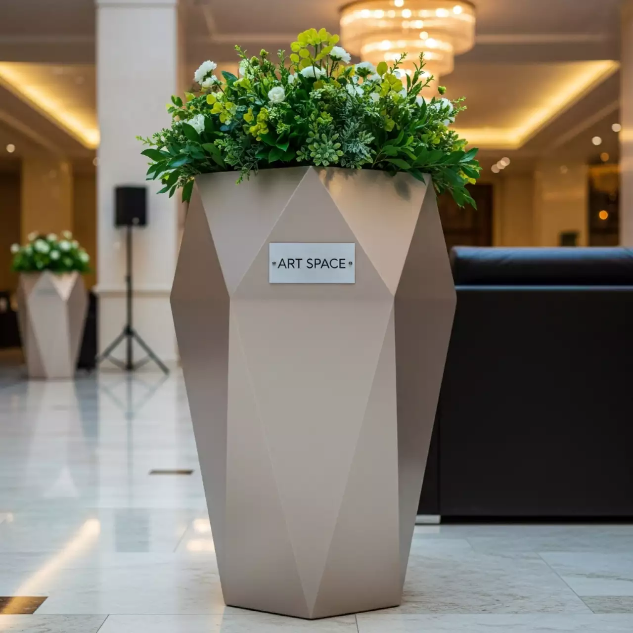 Аренда Кашпо дизайнерское Adan Planter в Stella di Mosca — ART SPACE