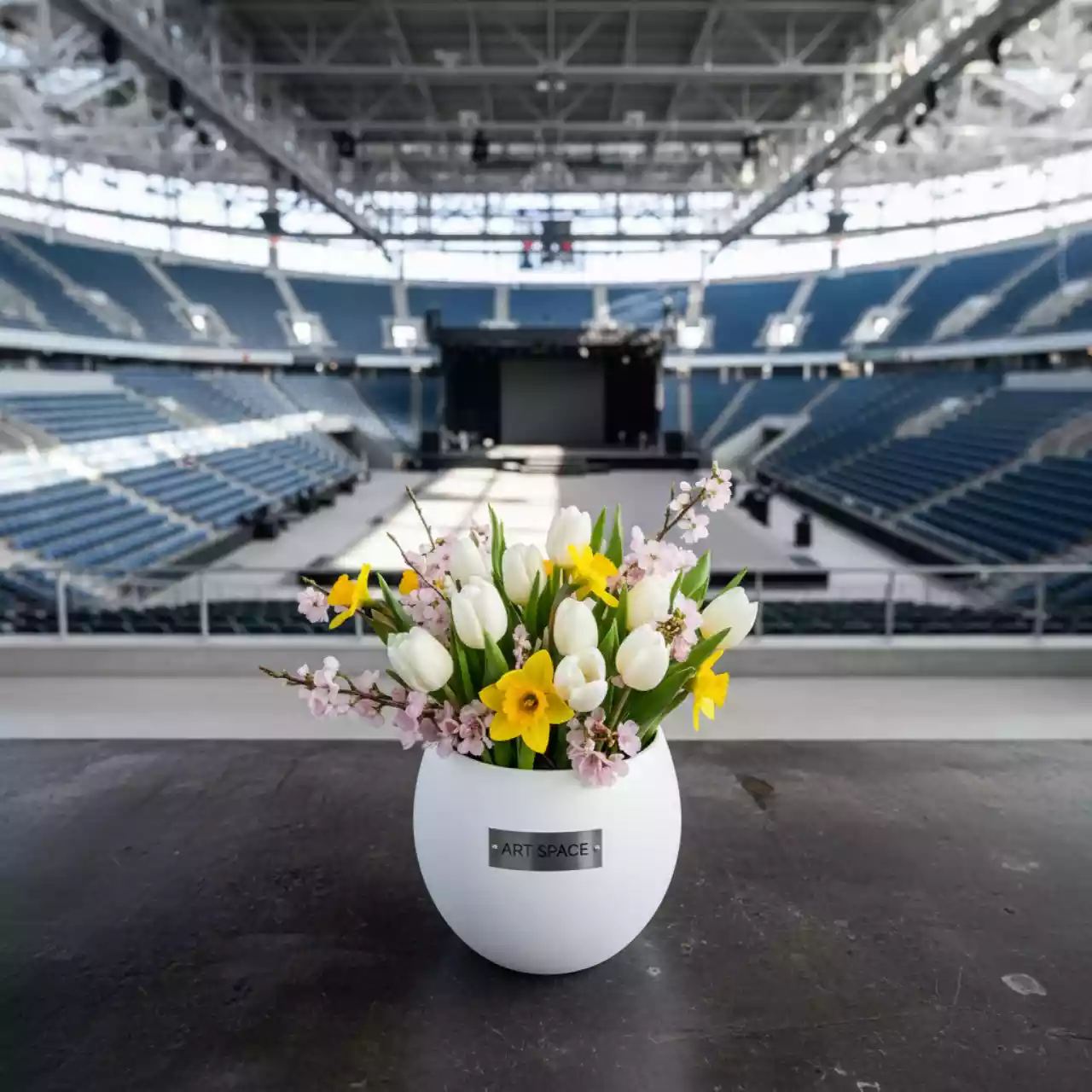 Аренда Кашпо для цветов Prosperplast Coubi Round белый 0,5 л на арене «Фишт» — ART SPACE