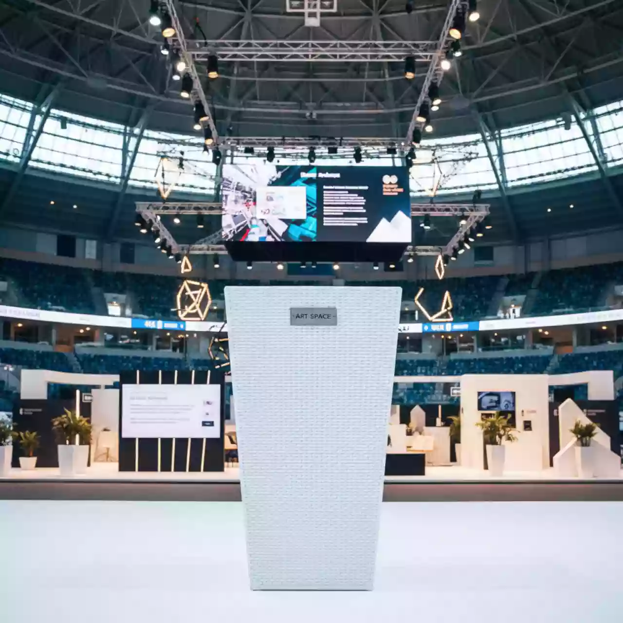 Аренда Кашпо для цветов Prosperplast Rato Square 91.5 37 л белый в ледовом дворце «Роза Хутор» — ART SPACE