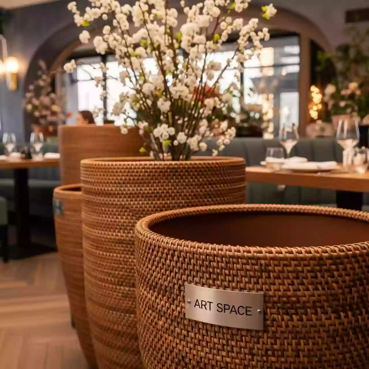 Аренда Кашпо Prosper কিনা Prosperplast Rato Low мокка в ресторане «Brunello» — ART SPACE