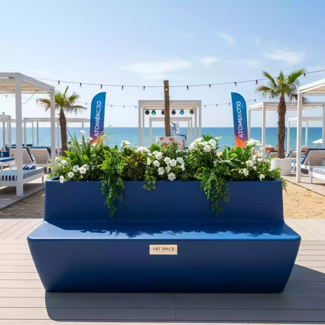 Аренда Кашпо скамья Vases Basic пластиковая на пляжных клубах Хосты — ART SPACE