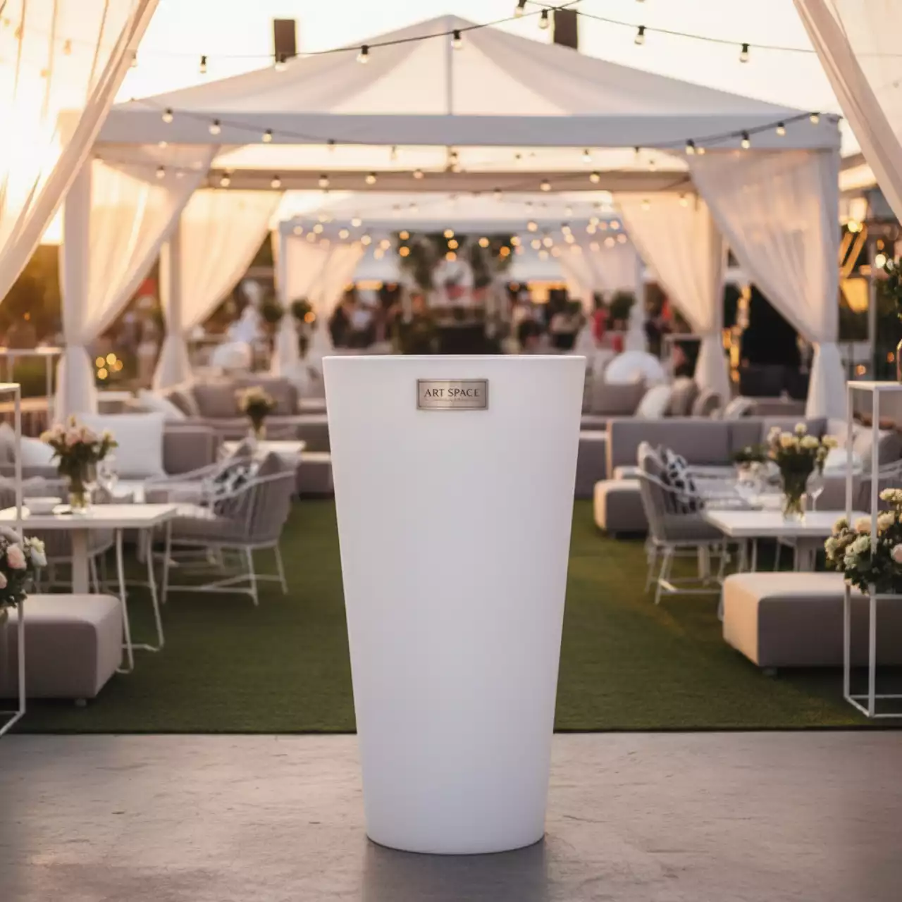 Аренда Кашпо Tubus Slim Shine 27 белое Prosperplast 15 л в Stella di Mosca — ART SPACE