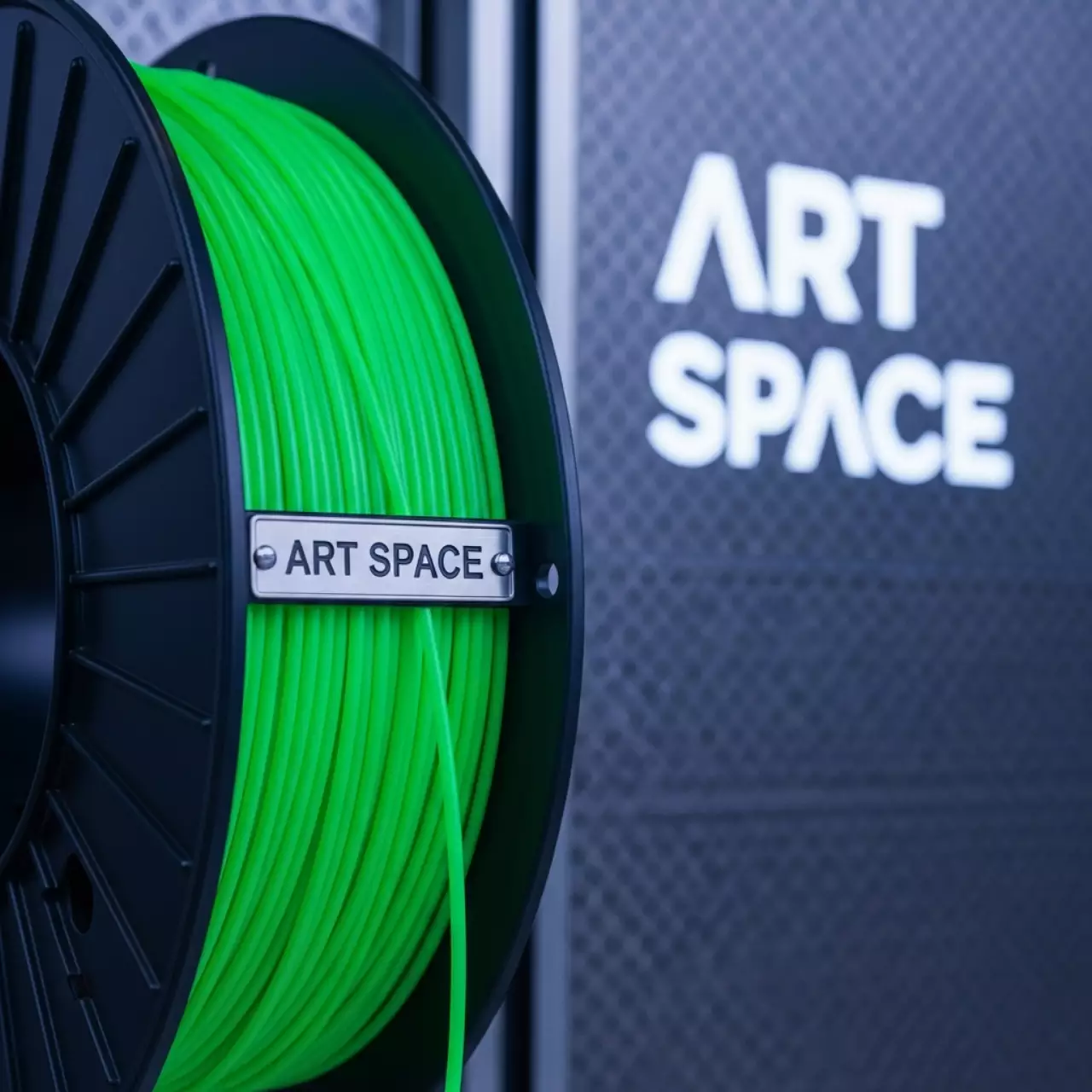 Аренда Катушка PLA пластика ESUN 1,75 мм 1 кг светящаяся зелёная на территории Морпорта Сочи — ART SPACE