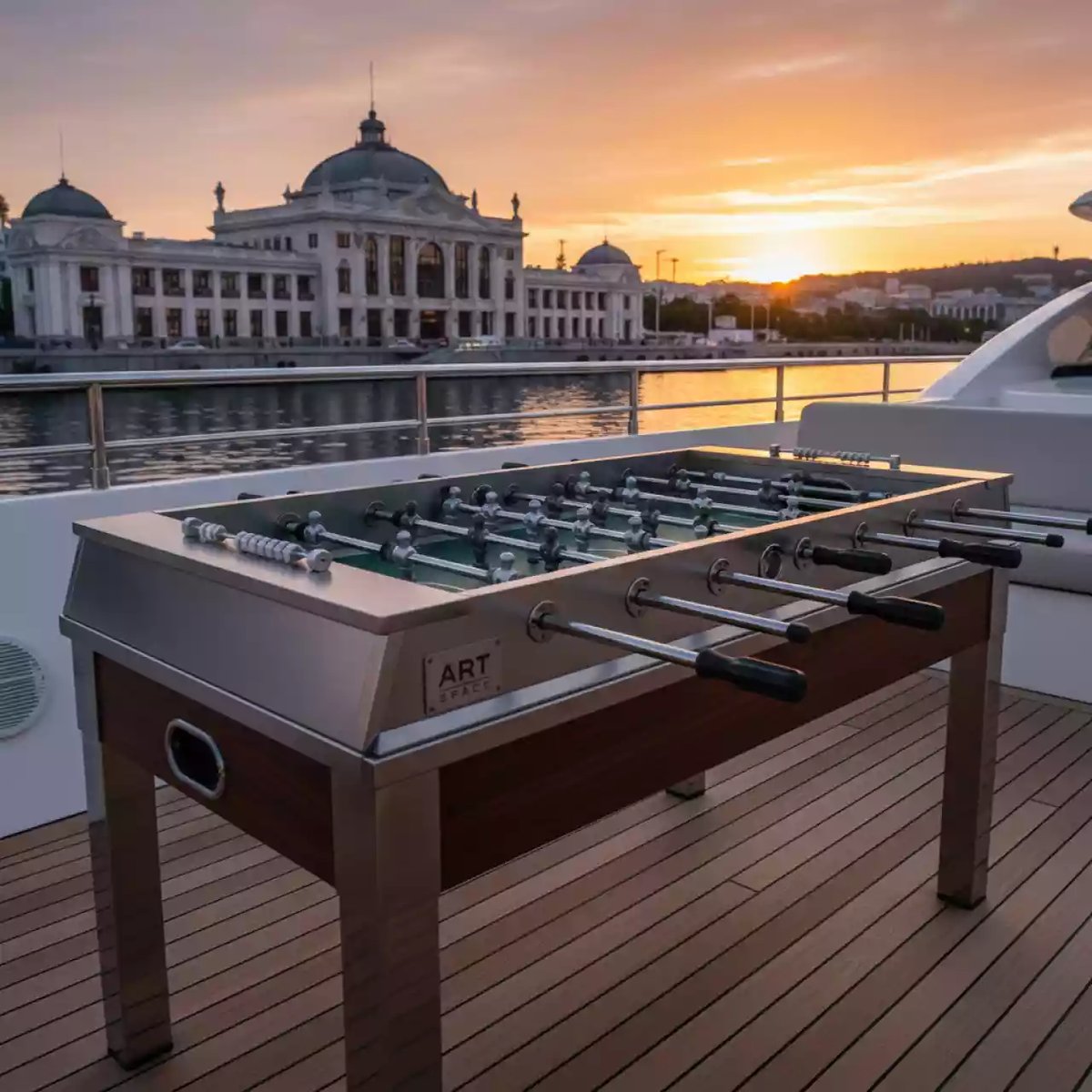 Аренда Кикер на VIP теплоходе (Морпорт Сочи) — ART SPACE