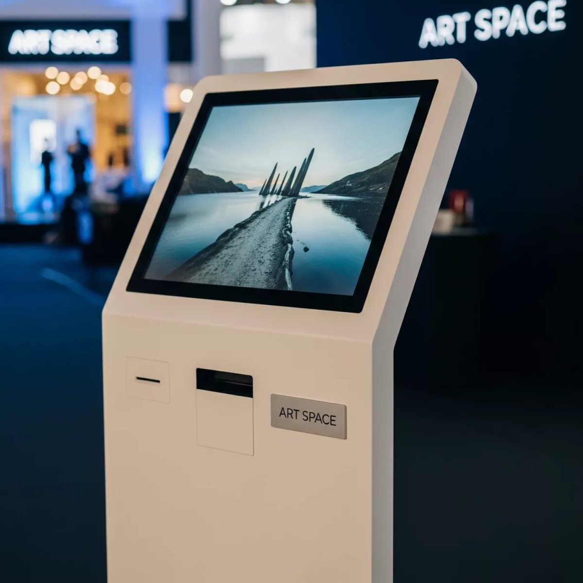 Аренда Киоск сенсорный информационный уличный Liga Group Модерн 55 дюймов в Karat Resort — ART SPACE