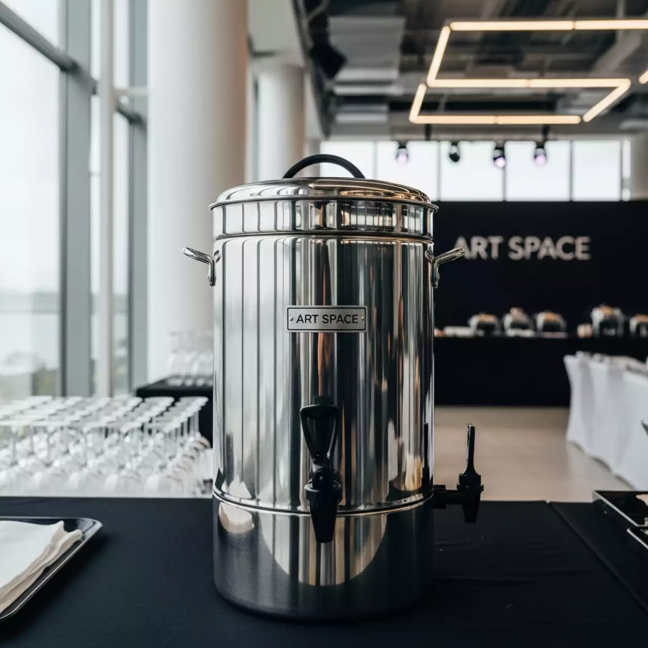 Аренда Кипятильник 10 л 1,5 кВт в зале «Чайка» (Морпорт) — ART SPACE