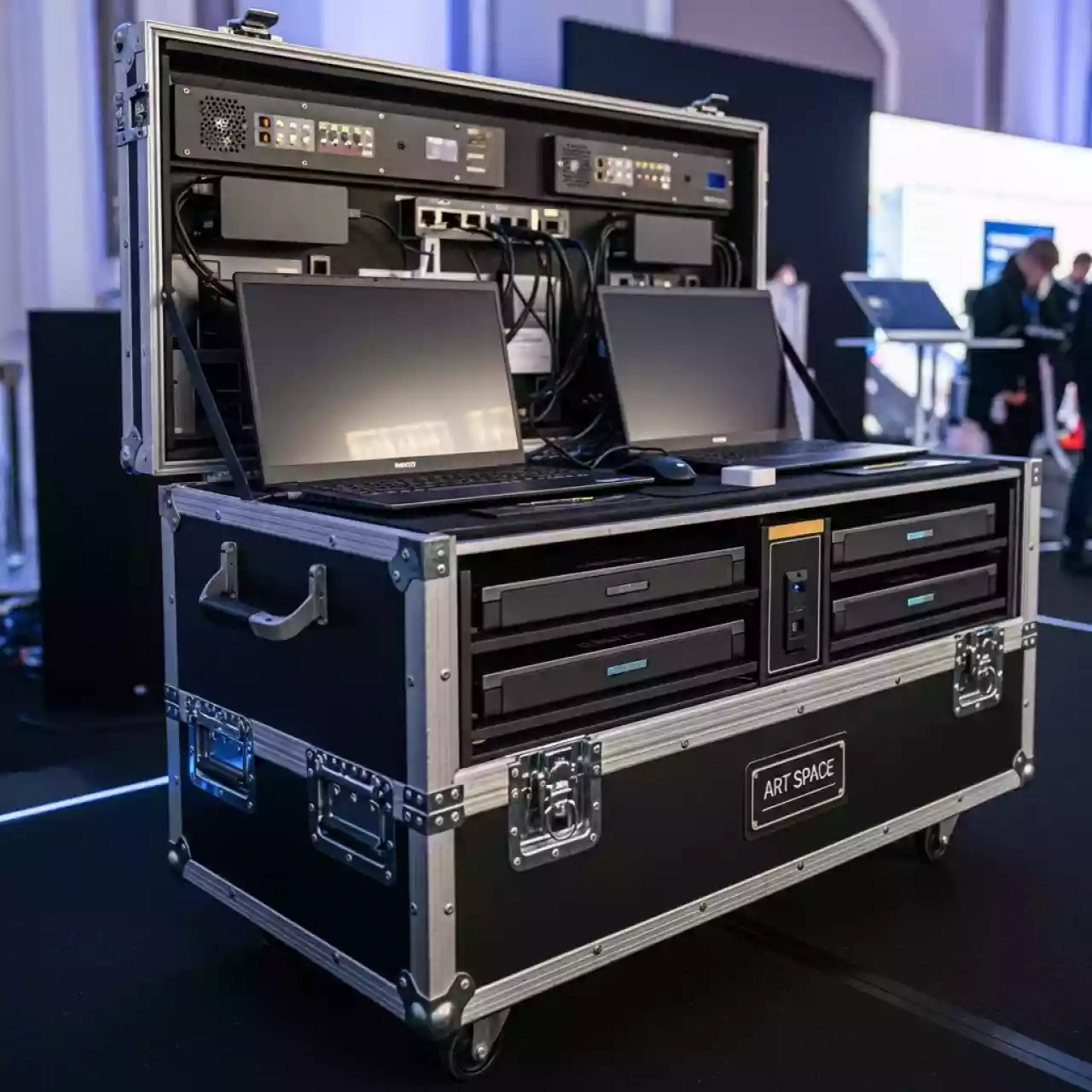 Аренда Класс мобильный компьютерный ICLab Case в Гранд Отель Поляна — ART SPACE