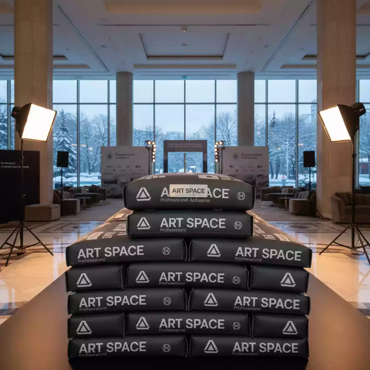 Аренда Клей цементный для плитки для внутренних работ в отеле Hyatt Regency Sochi — ART SPACE