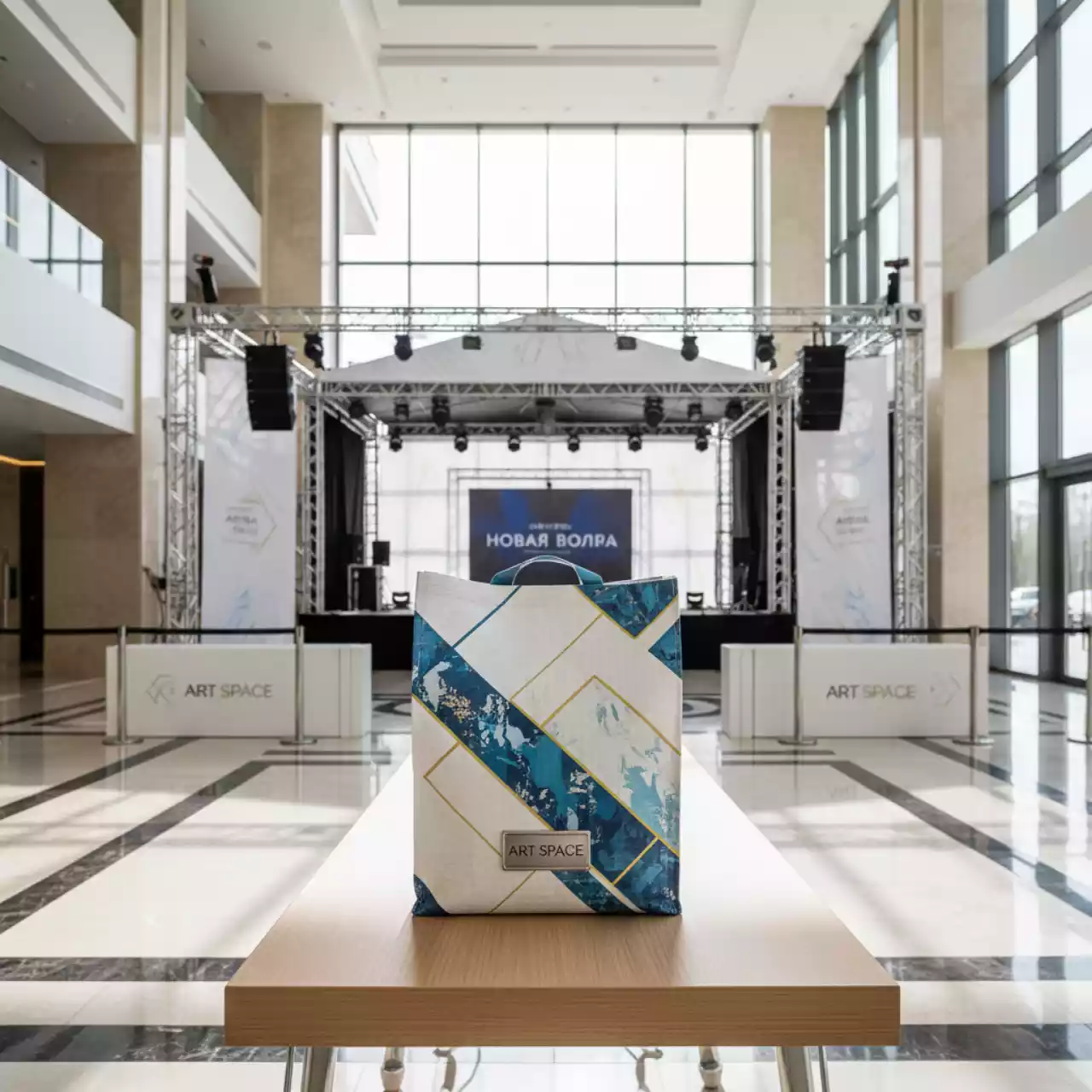 Аренда Клей для плитки Ceresit CM 14 в Panorama by Mercure — ART SPACE