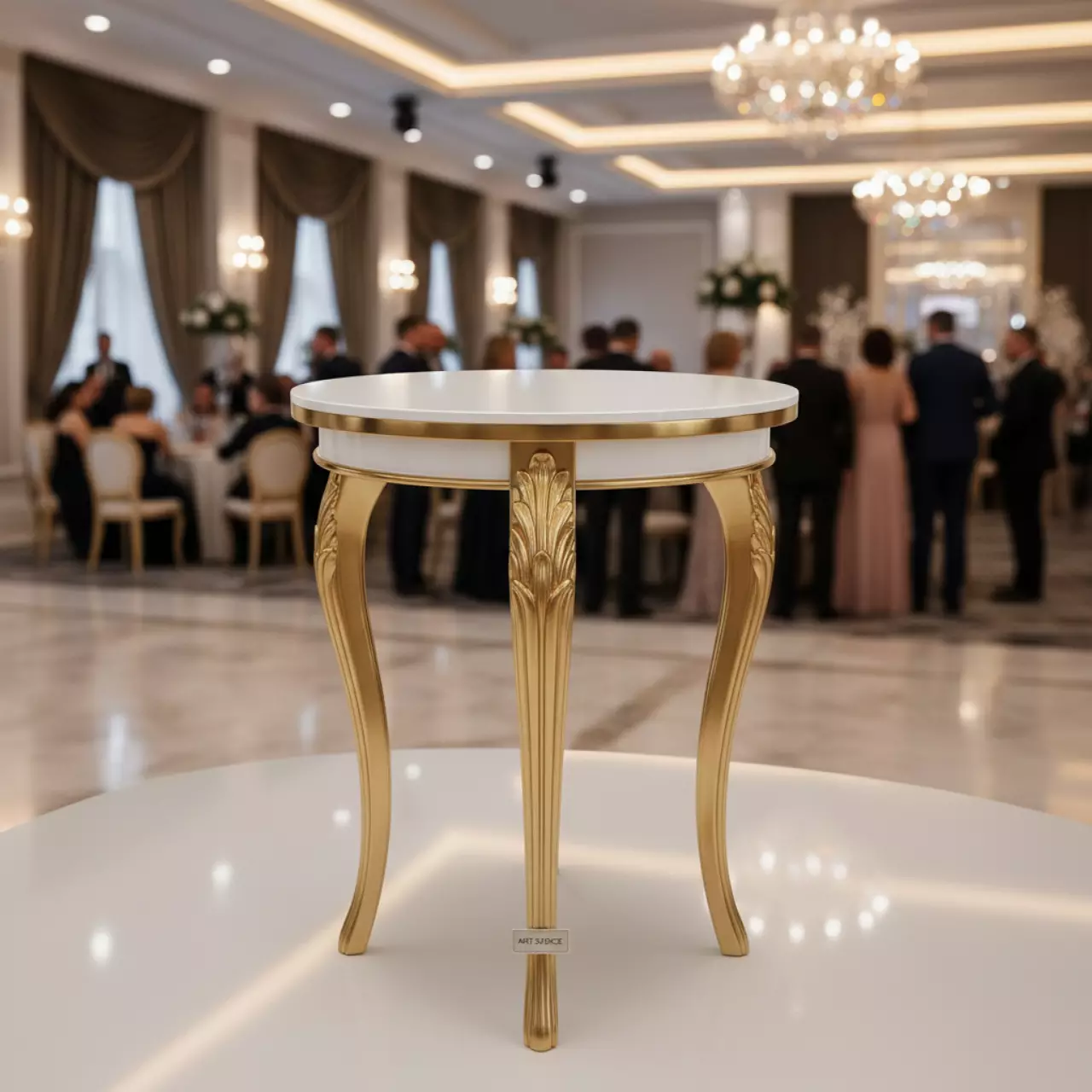 Аренда Коктейльного стола Граф белый с золотыми ножками в казино «Сочи» — ART SPACE