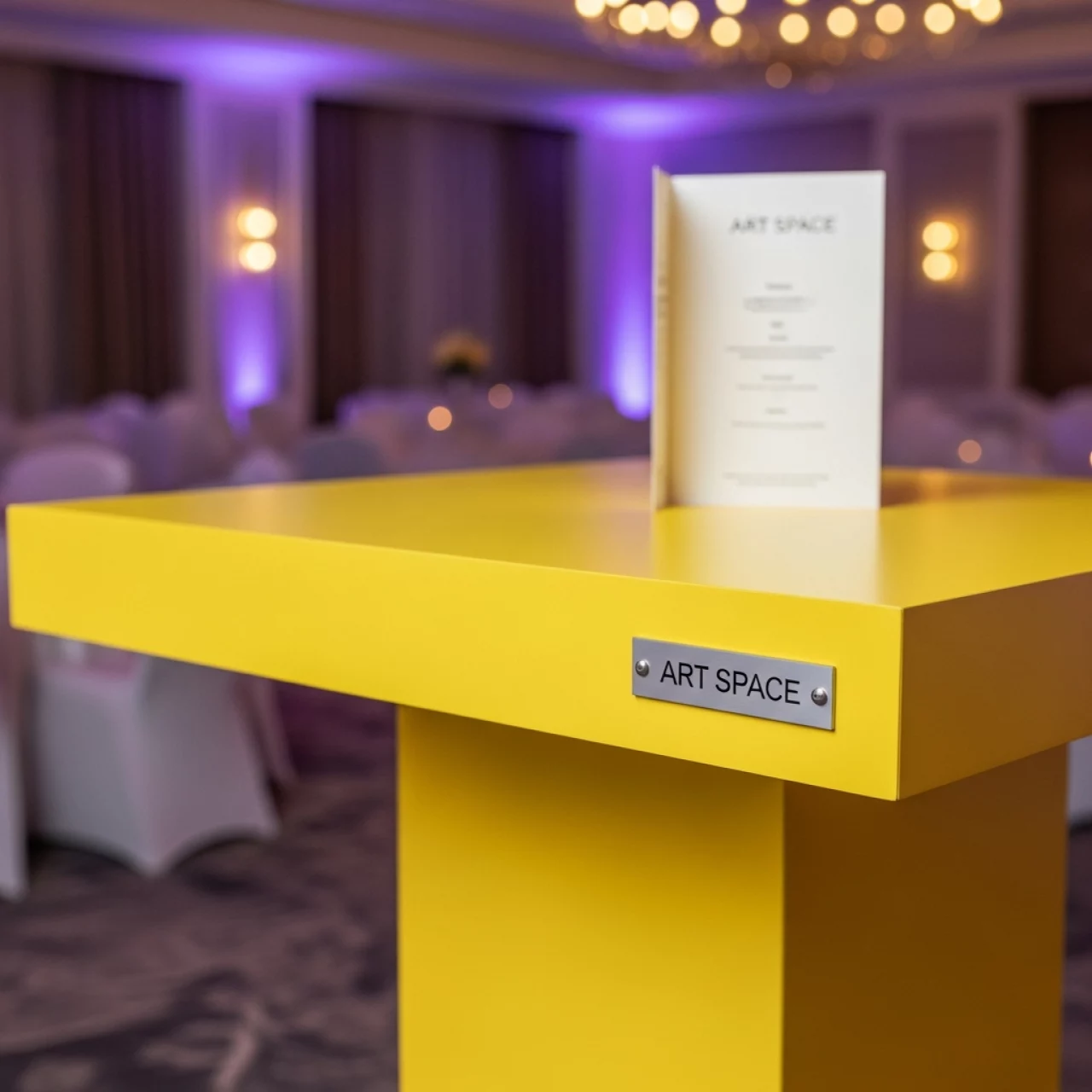 Аренда Коктейльный стол базовый желтый в City Park Hotel Sochi — ART SPACE