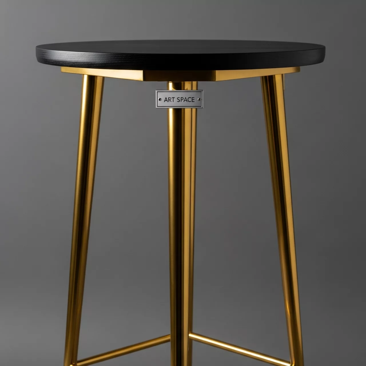 Аренда Коктейльный стол Граф черный с золотыми ножками в МФК «Горный» — ART SPACE