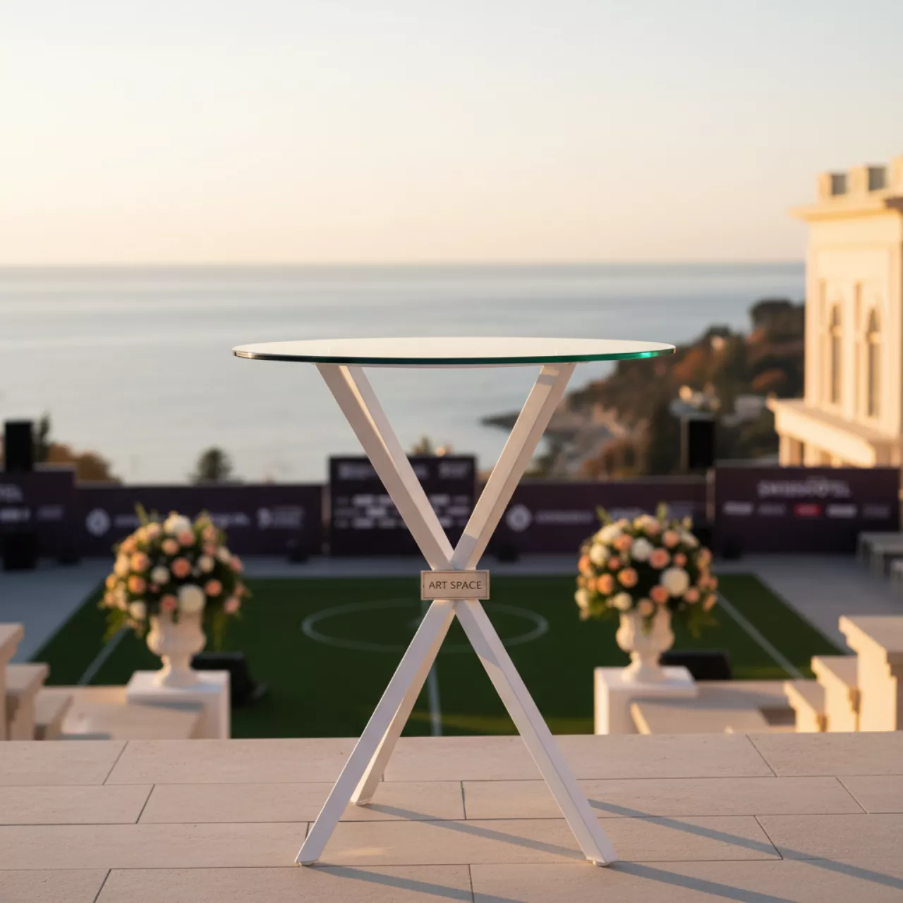 Аренда Коктейльный стол x loft стеклянный белый в Swissôtel Resort Sochi Kamelia — ART SPACE