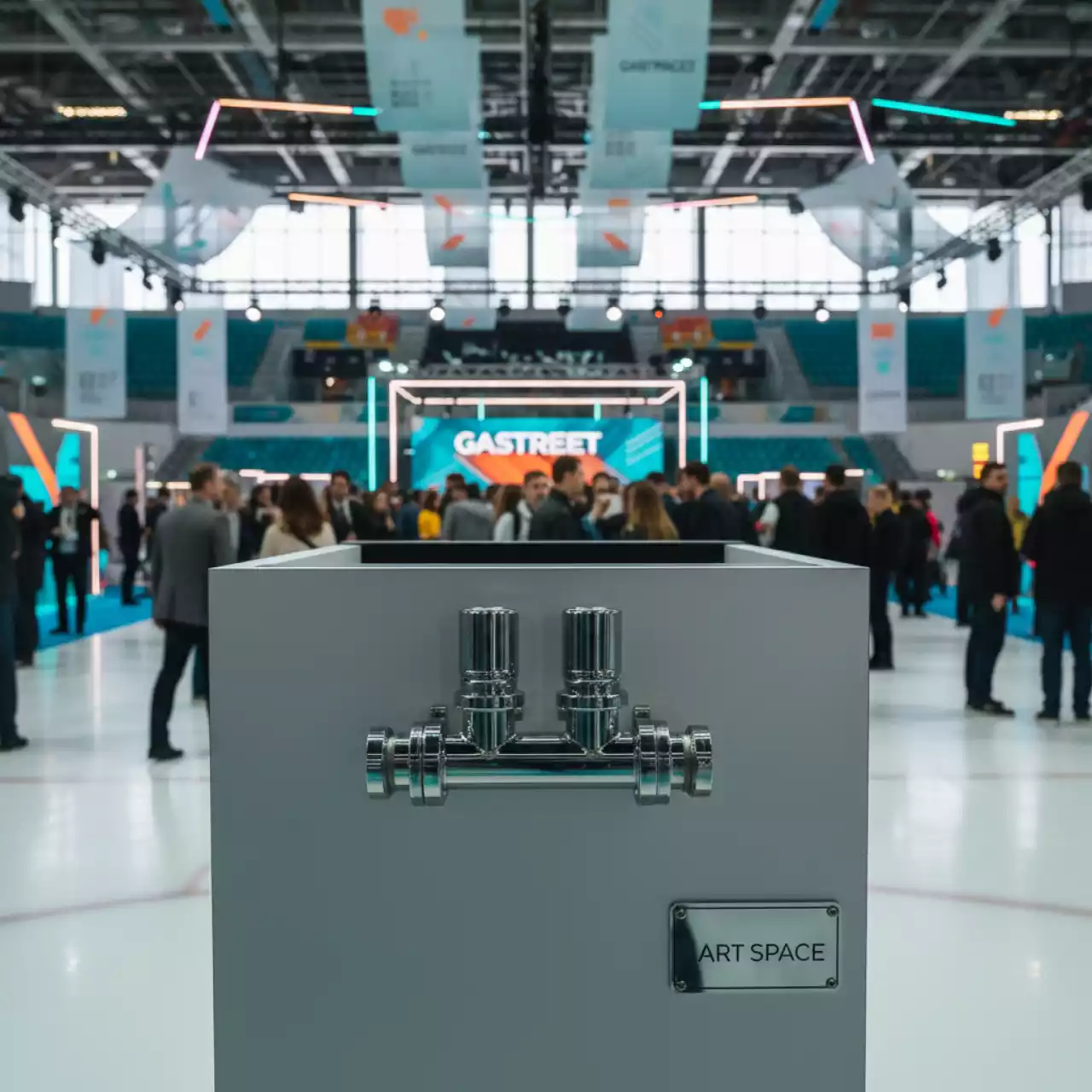 Аренда Коллектор FAR 2 выхода 1х1 2" РВ РН с вставкой под плоское уплотнение в ледовом дворце «Большой» — ART SPACE