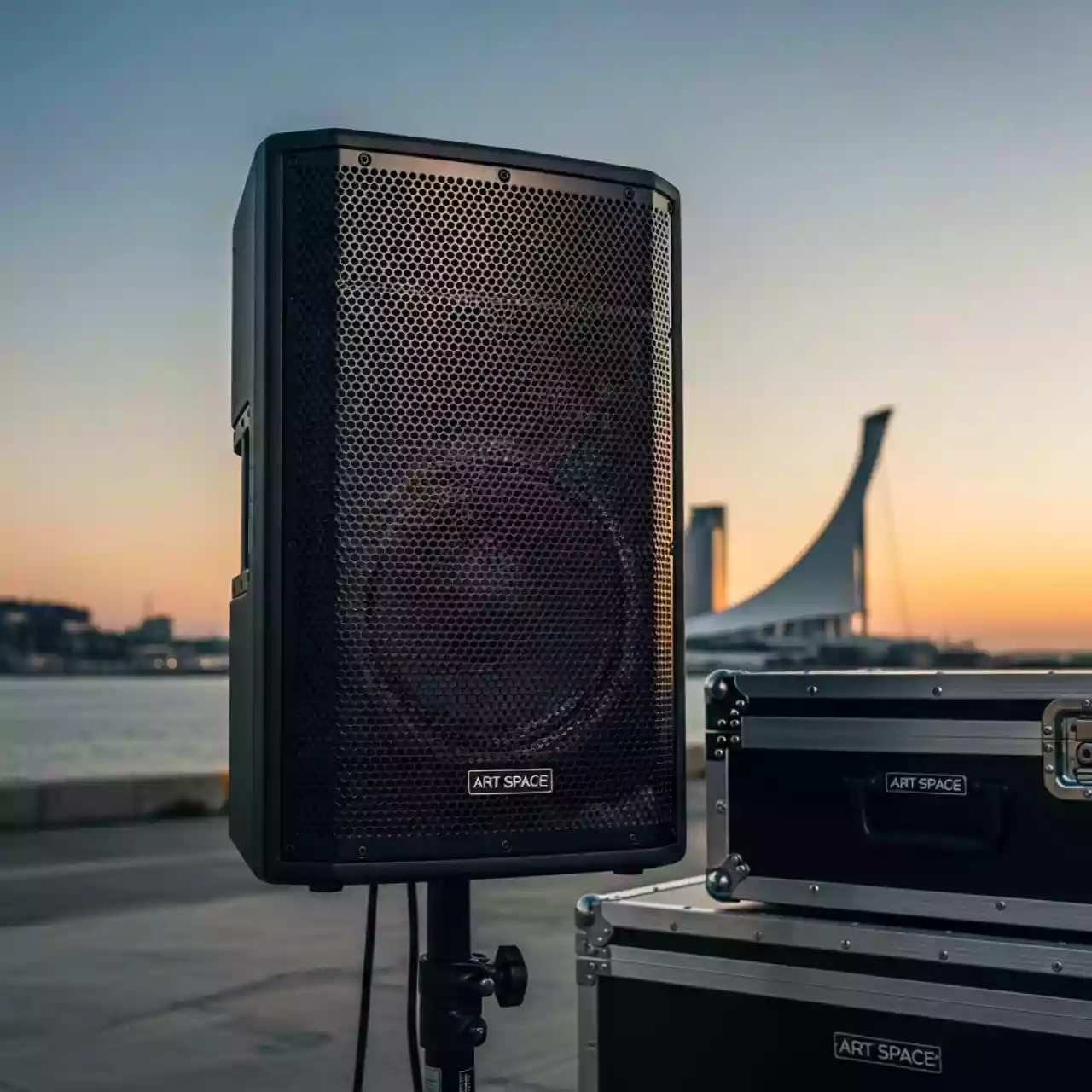 Аренда Колонка активная Mackie Thump 15A на территории Морпорта Сочи — ART SPACE