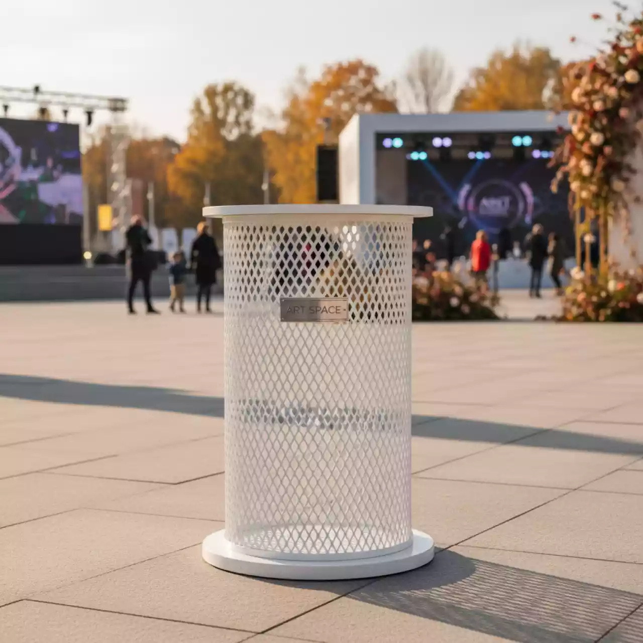 Аренда Колонна из стальной сетки белая высота 75 см на Медальной площади — ART SPACE