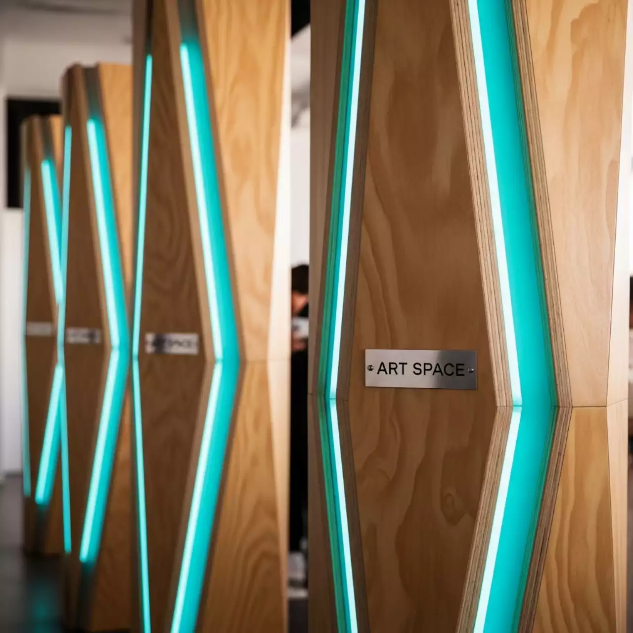 Аренда Колонны из фанеры в пляжном клубе Del Mar — ART SPACE