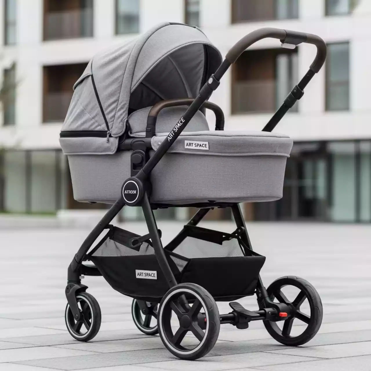 Аренда Коляска Yoyo в Imeretinskiy Hotel — ART SPACE