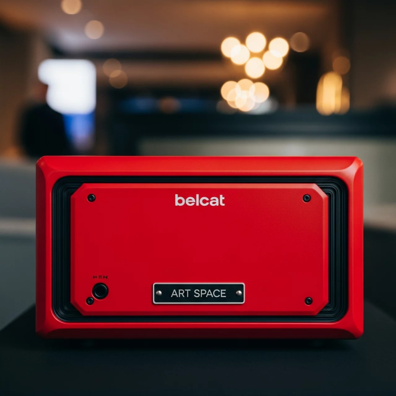 Аренда Комбик красный Belcat в ресторане «Магадан» — ART SPACE