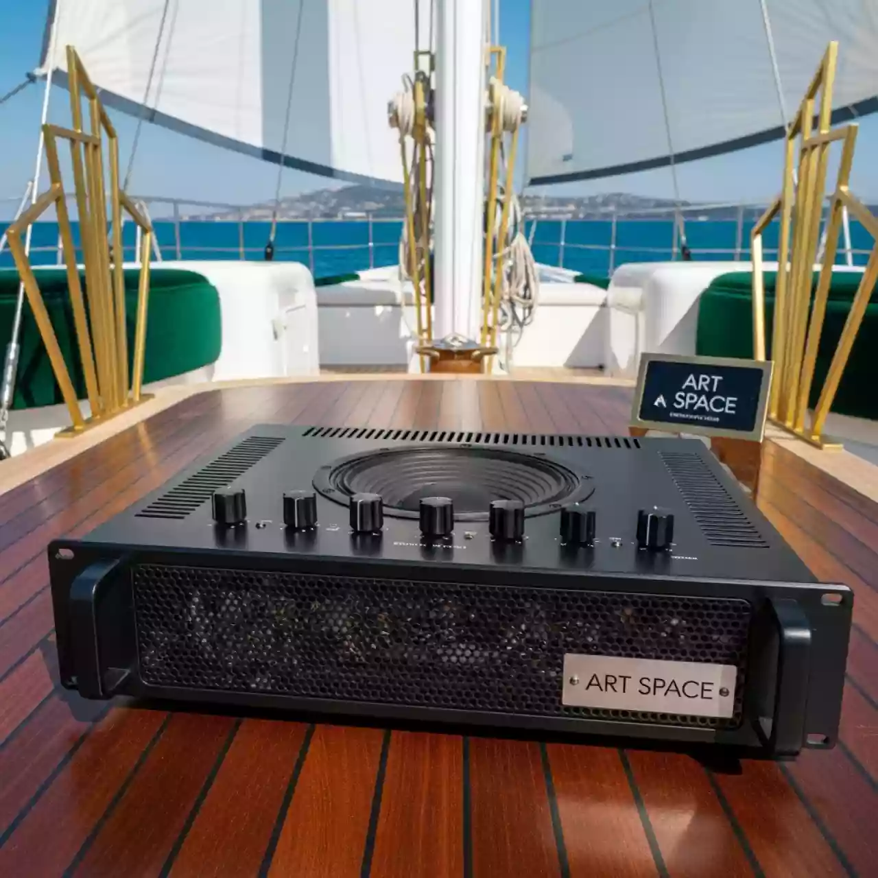 Аренда Комбик Peavey KB 4 на парусной регате (Сочи) — ART SPACE