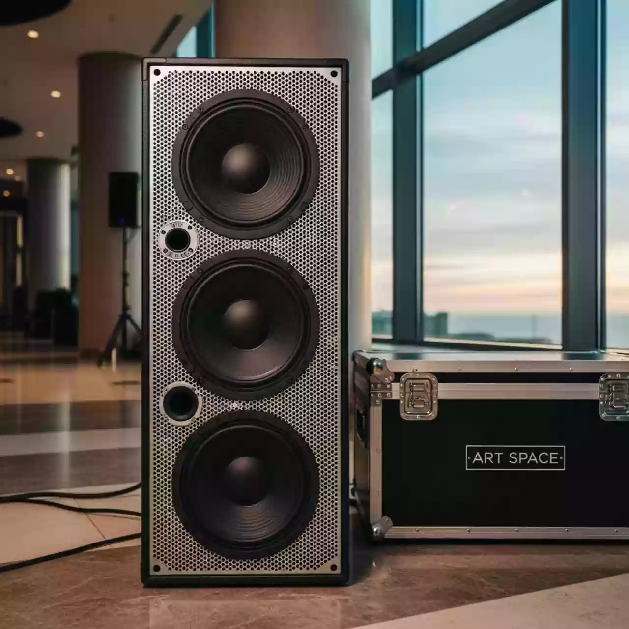 Аренда Комбоусилитель бас гитарный Ampeg SVT 410 HLF в отеле Hyatt Regency Sochi — ART SPACE