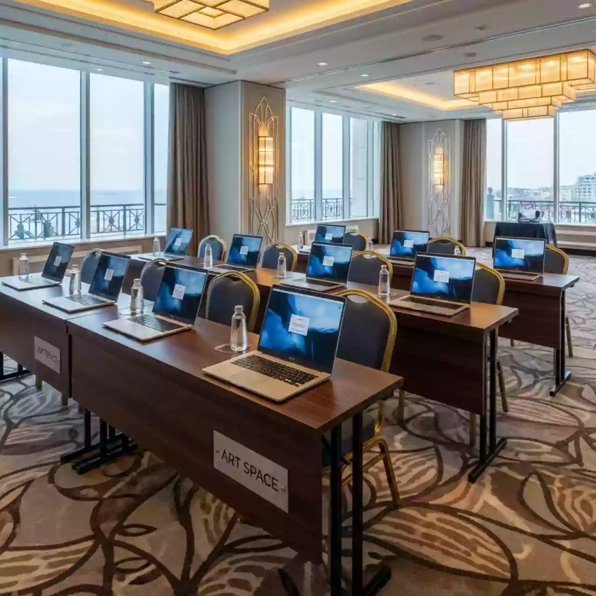 Аренда Компьютерный класс мобильный ноутбуки 10 1 в комплексе Sea Galaxy — ART SPACE