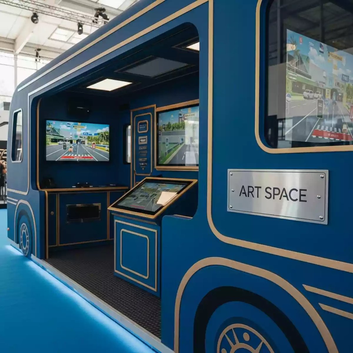 Аренда Комплекс интерактивный ПДД AVKompleks Автобус в комплексе Sea Galaxy — ART SPACE