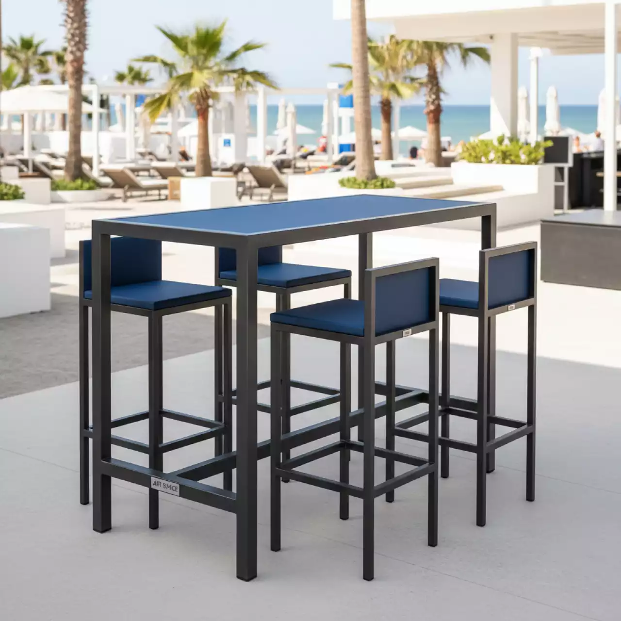 Аренда Комплект барной мебели Apoyo на 4 персоны в пляжном клубе Del Mar — ART SPACE