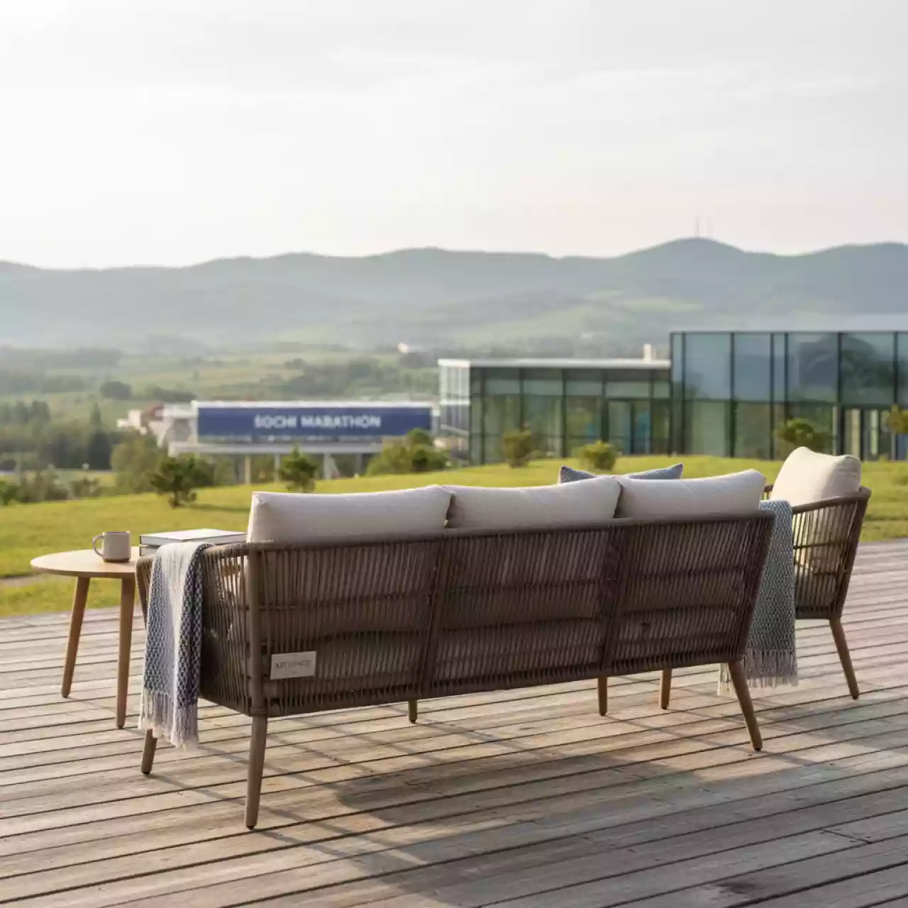 Аренда Комплект GRAND VICKY из коричневого искусственного ротанга в Delta Sirius — ART SPACE