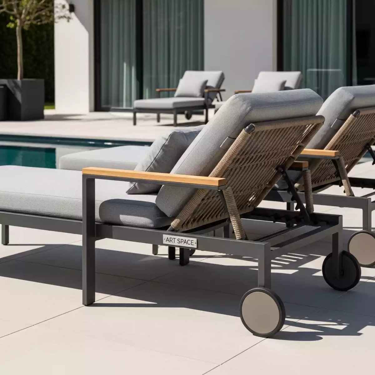 Аренда Комплект лежаков Avesta серый песочный тик алюминий веревка на вилле «Анна» — ART SPACE