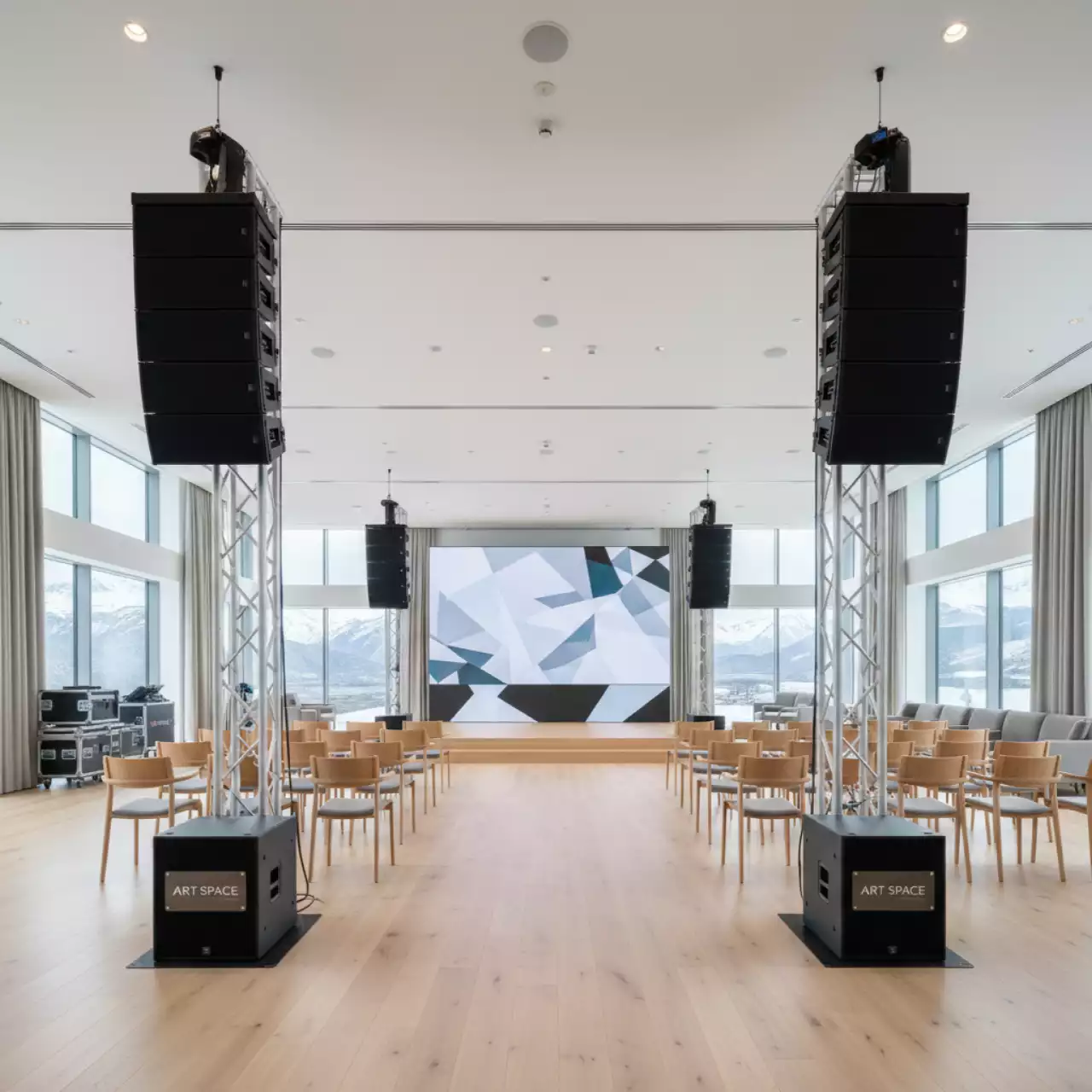 Аренда Комплект линейного массива RCF 17 кВт в отеле Hyatt Regency Sochi — ART SPACE