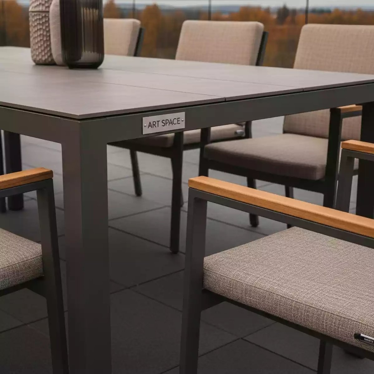 Аренда Комплект мебели Avesta серый песочный стеклокерамика тик в Novotel Resort — ART SPACE