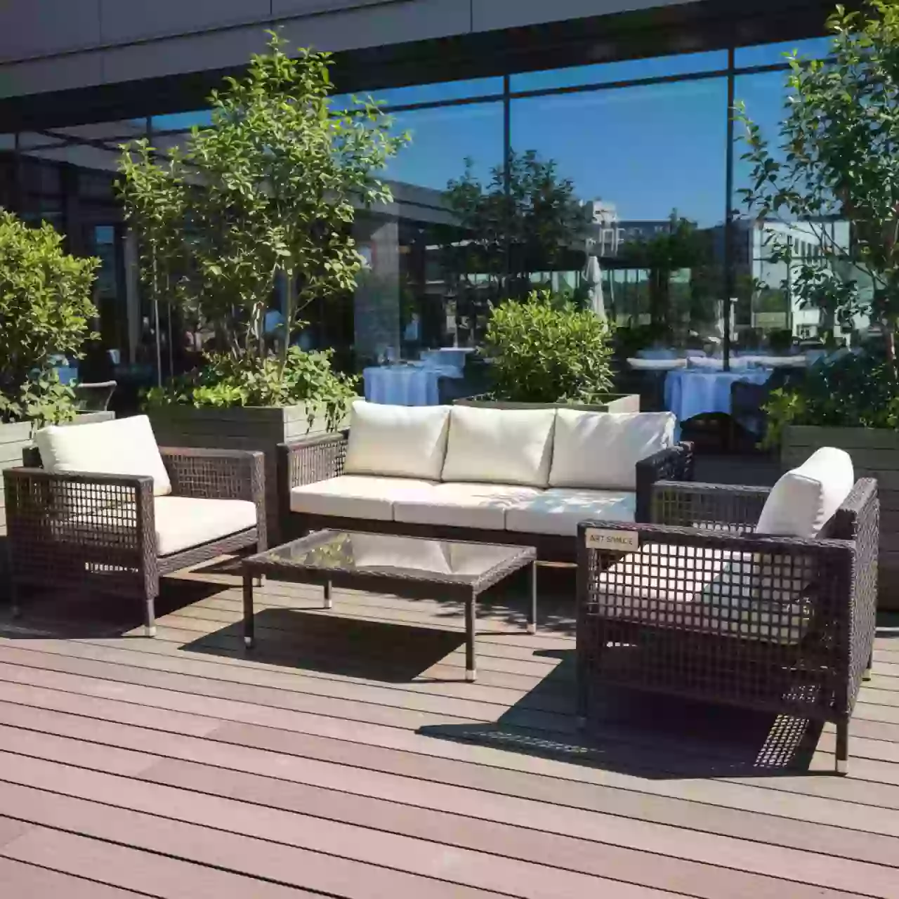 Аренда Комплект мебели из ротанга OUTDOOR Мадейра трехместный диван 2 кресла стол ш п коричневый в ресторане «Магадан» — ART SPACE