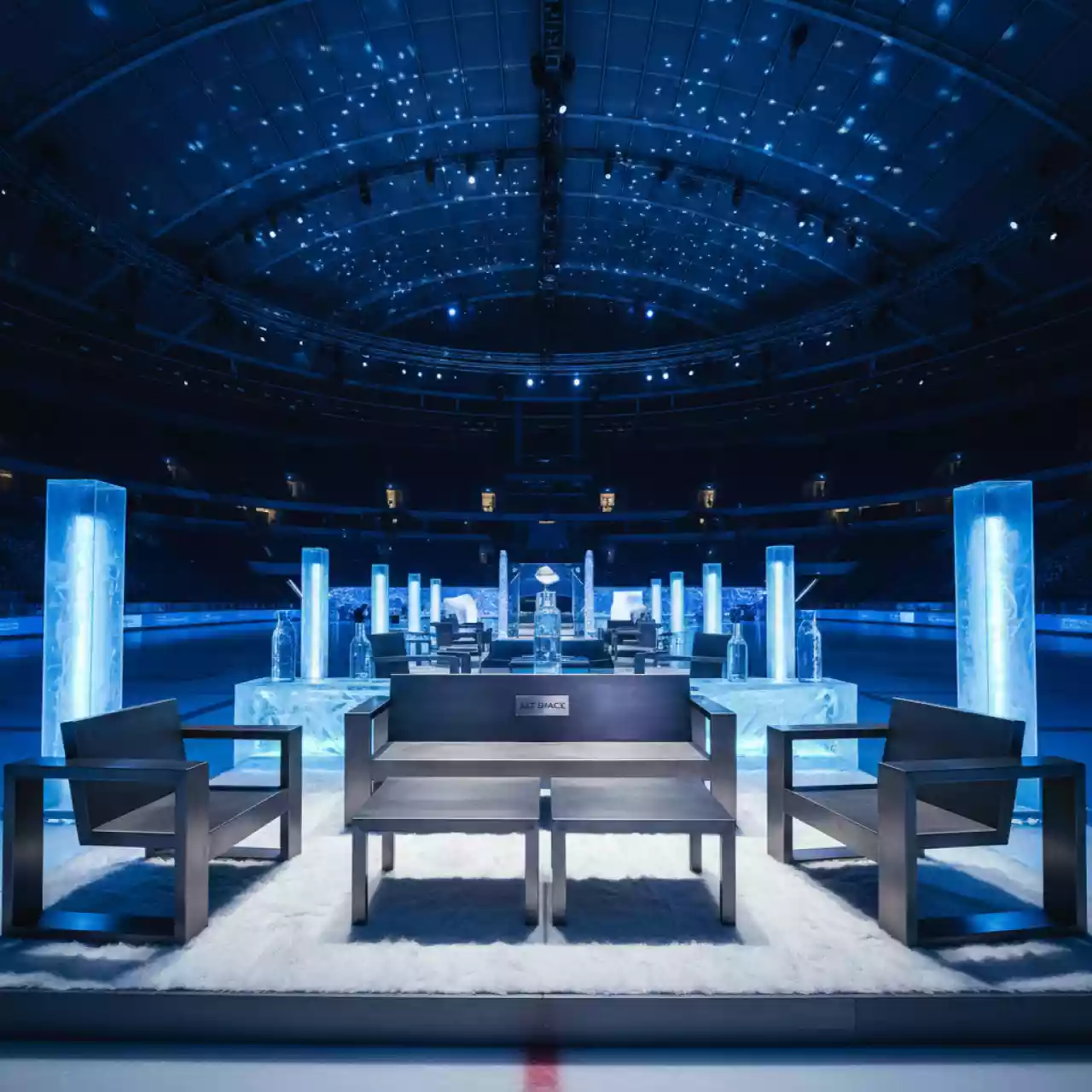 Аренда Комплект мебели лаунж металлической Millor в ледовом дворце «Большой» — ART SPACE