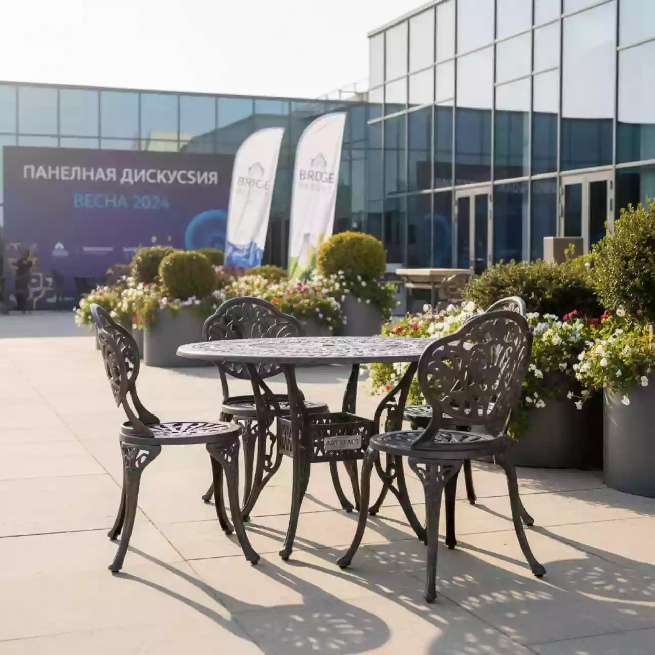 Аренда Комплект мебели Stockholm из литого алюминия темно бронзовый в Bridge Resort — ART SPACE