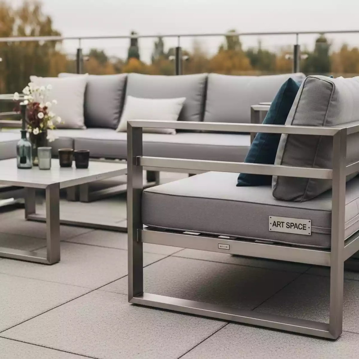 Аренда Комплект мебели угловой Аскона 3 предмета алюминий с подушками в отеле «Богатырь» — ART SPACE