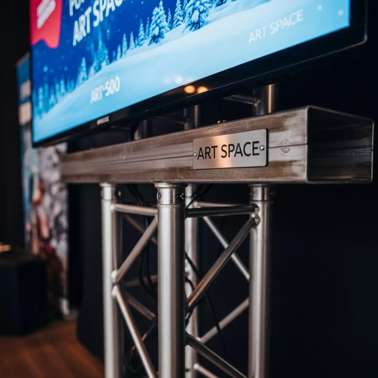 Аренда Комплект плазменная панель 50 дюймов и стойка в City Park Hotel Sochi — ART SPACE