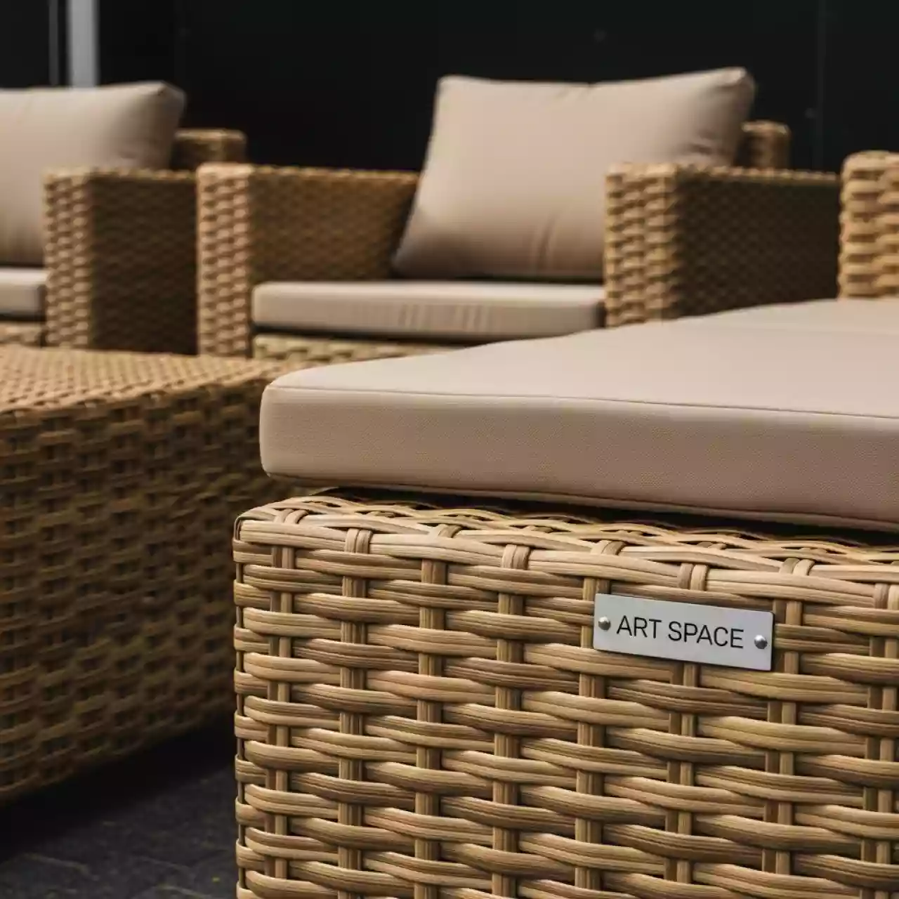 Аренда Комплект плетеной мебели Багамы с подушкой каркас медовый подушки бежевые в Boutique Hotel PORTUM 1905 — ART SPACE