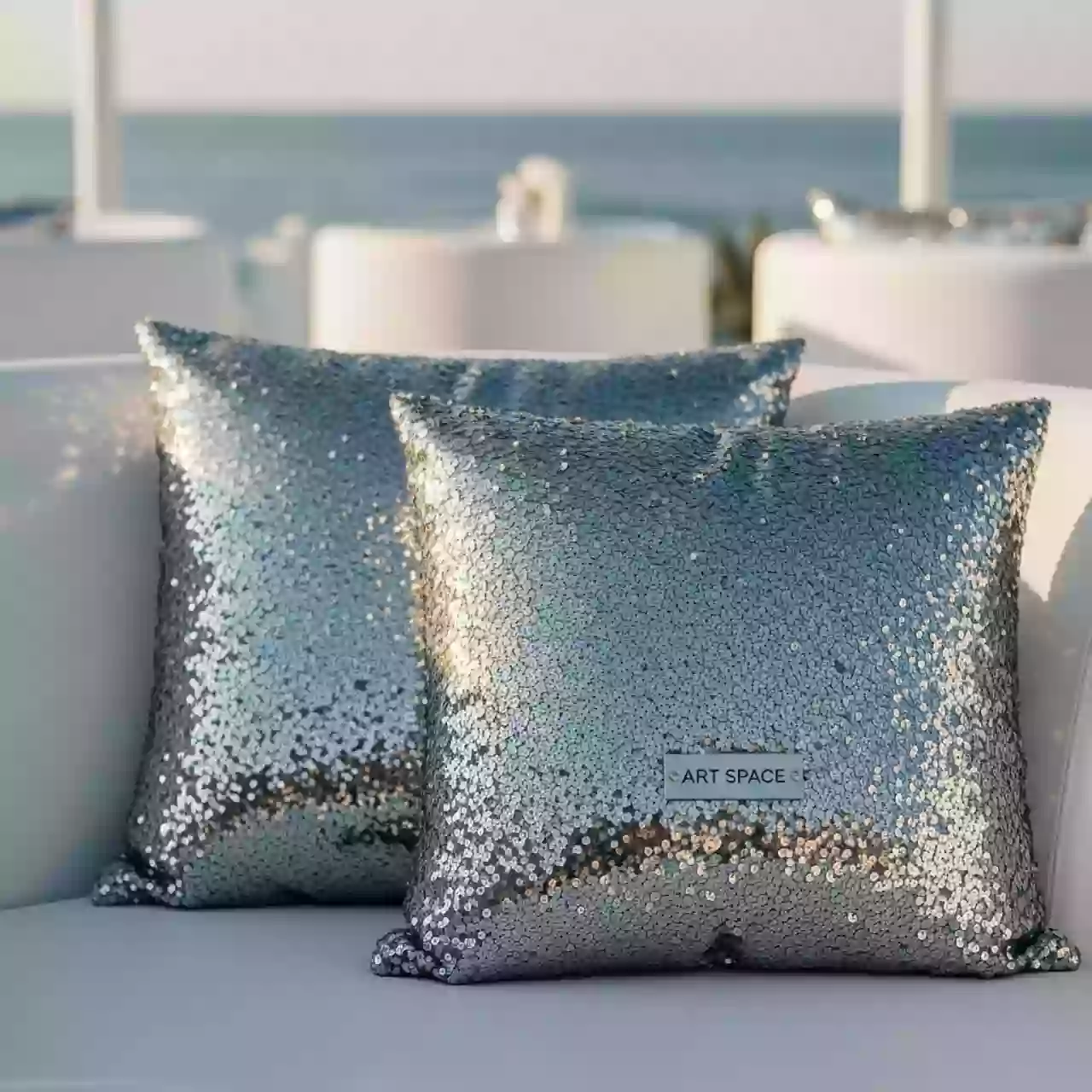 Аренда Комплект подушек с серебряными пайетками на пляже «Мандарин» — ART SPACE