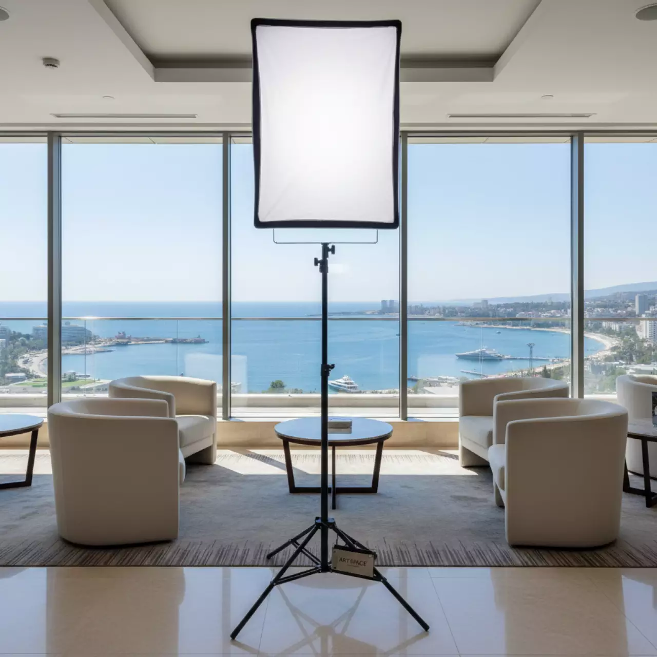 Аренда Комплект постоянного света софтбокс 1 в гранд-отеле «Жемчужина» — ART SPACE