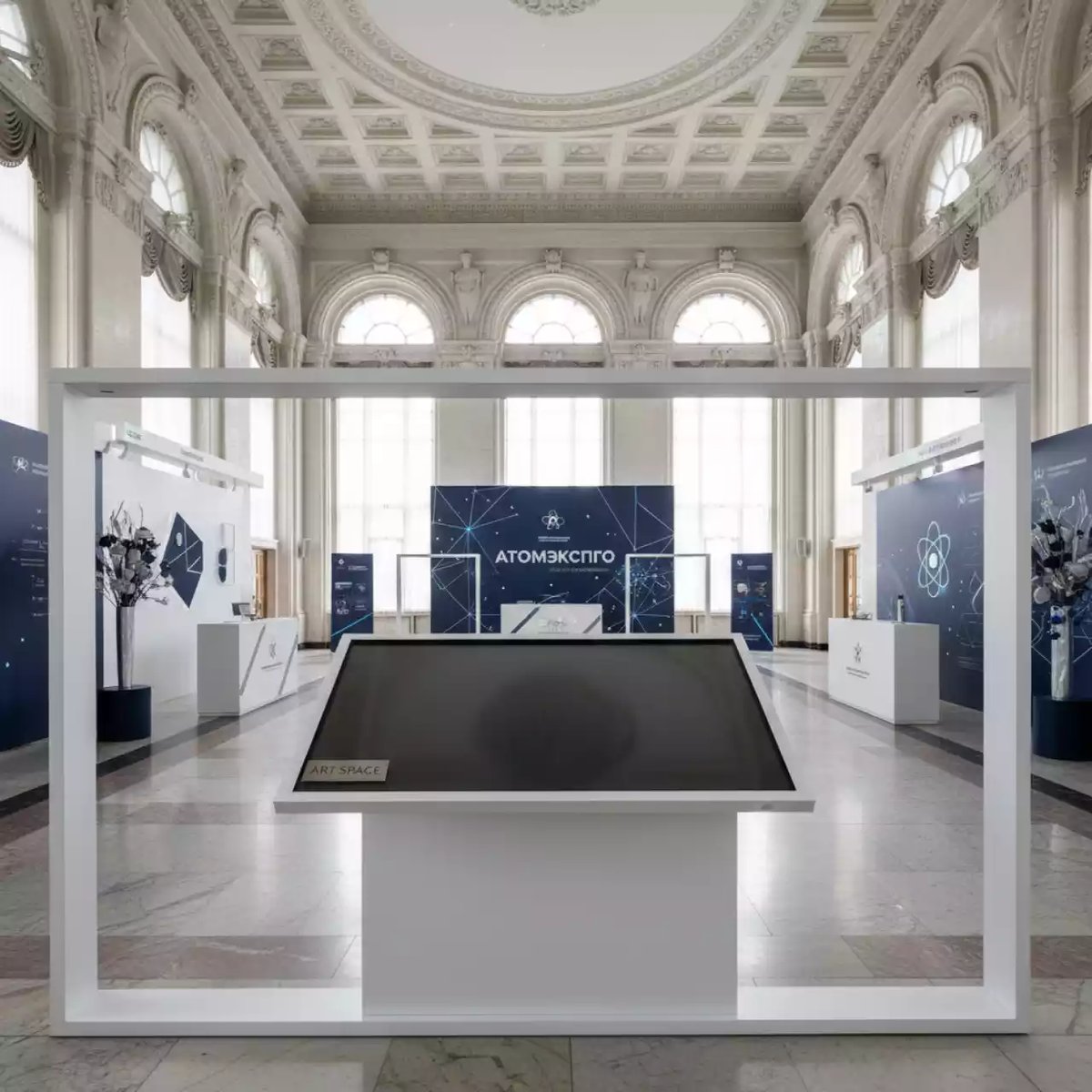 Аренда Комплект раздвижная рельсовая система IGB1W интерактивная панель INTERWRITE MTM 65T9 65 в санатории «Металлург» — ART SPACE