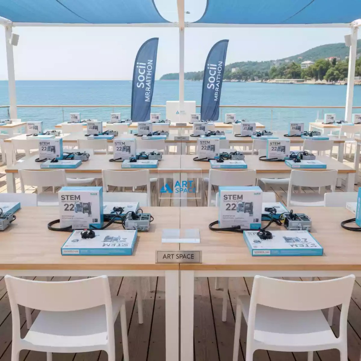 Аренда Комплект робототехнический образовательный СТЕМ 22.7 в пляжном клубе Del Mar — ART SPACE