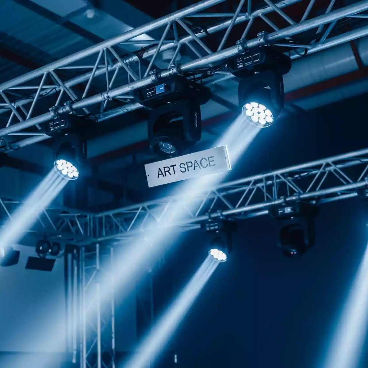 Аренда Комплект световой автоматический с активацией от звука в VK Stadium Sirius — ART SPACE