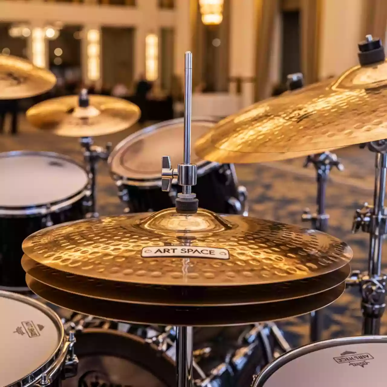 Аренда Комплект тарелок Zildjian в Поляна 1389 Отель и Спа — ART SPACE